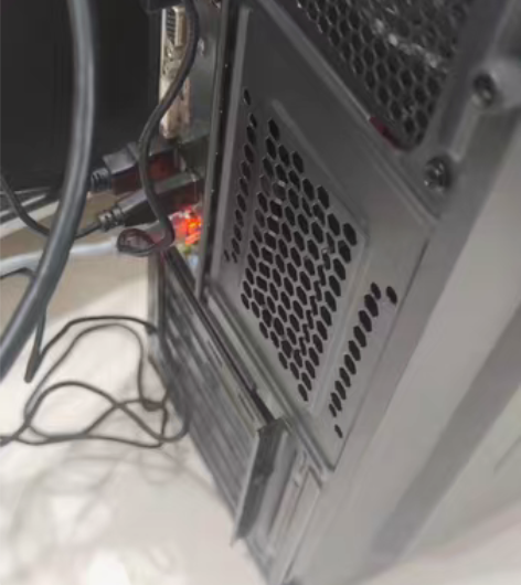 包邮四核/16G/固态+机械电脑单主机 闲...