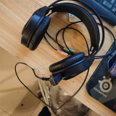 惠普H100耳机，音质立体，听音辨位很准确...