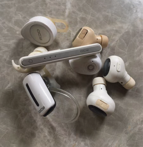 QCY蓝牙耳机，货场来源，成色如图，没测试...