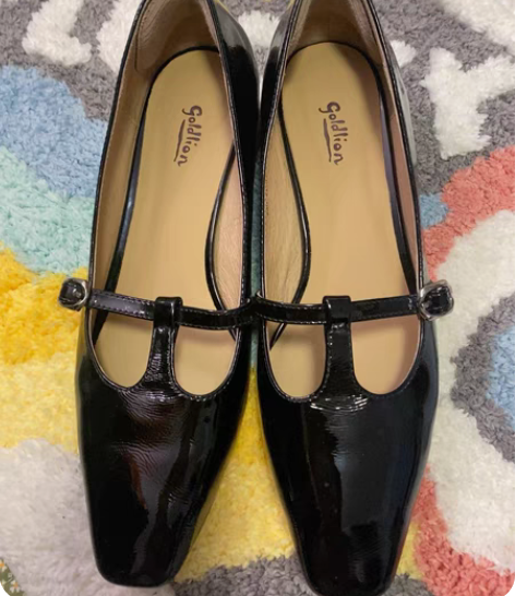 金利来女鞋，春季新款百搭方头粗跟单鞋，百搭...