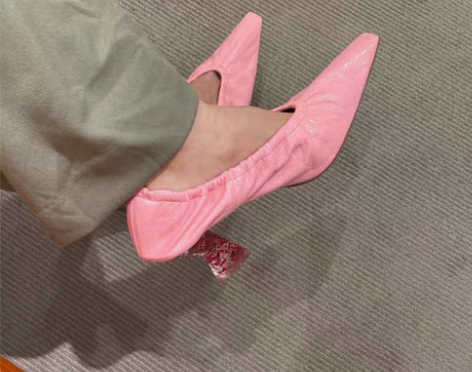 转卖粉红色小方头女巫复古单鞋女2021春秋...