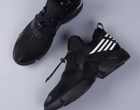 转卖2018年商场同款女鞋新款运动内增高鞋...