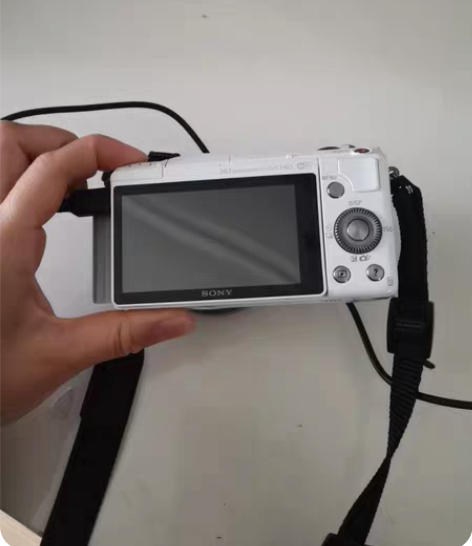 尼康J2微单，轻微使用痕迹，几乎全新 感兴...