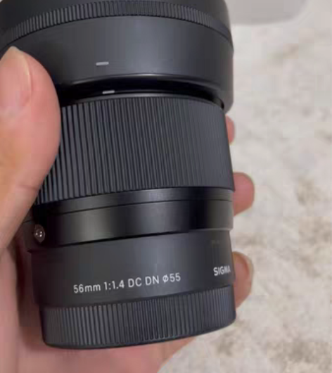 适马56mm 1.4 适用于索尼微单e卡口...