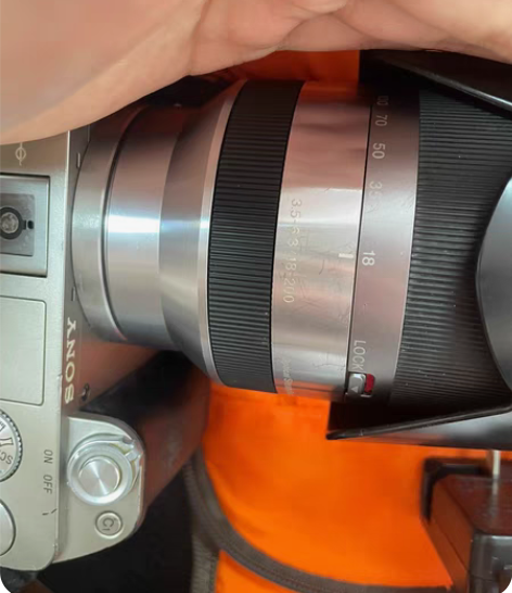 索尼阿尔法6000和18-200微单镜头一...