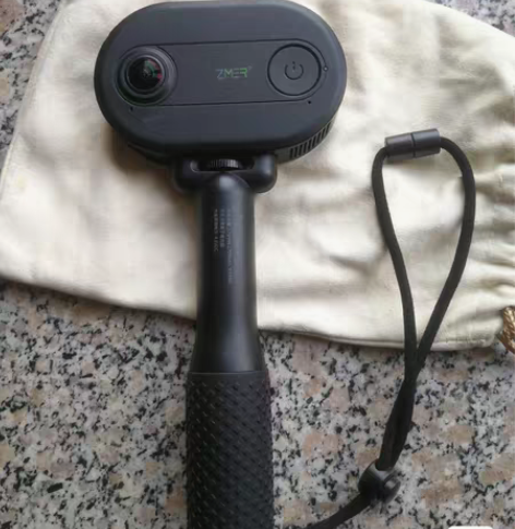 2K全景运动相机ZMER，充电后能开机，热...