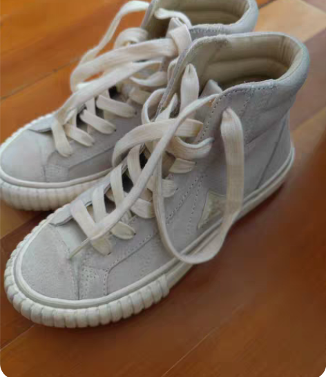 原价都是一两百的，因为本人很少穿所以便宜出...