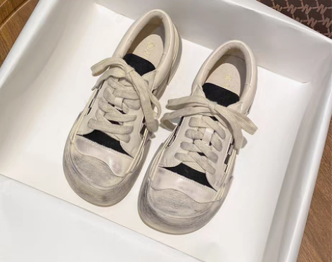 转卖小脏鞋女帆布透气大码女鞋41一43加肥...