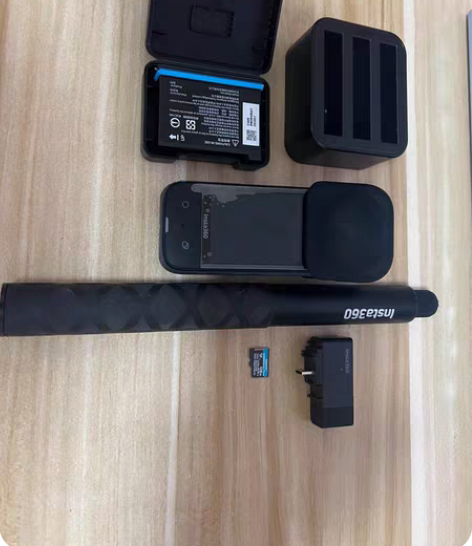 包邮用过三次的insta360 x3出售。...