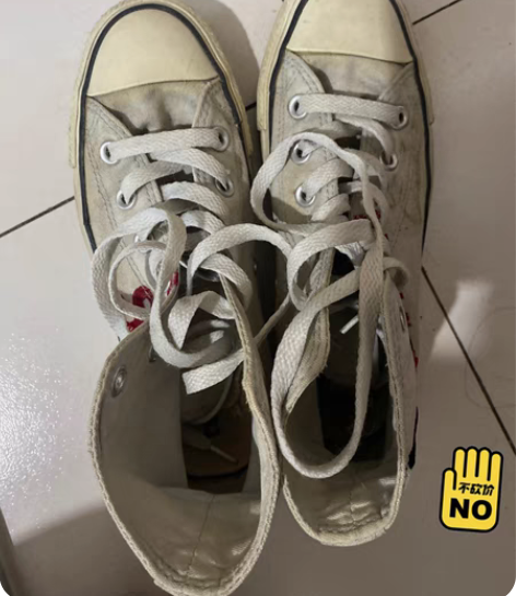 匡威帆布鞋，最小码（但是匡威最小码也蛮大的...