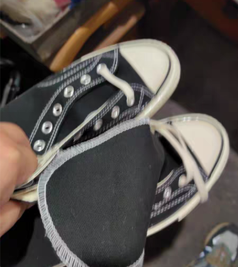 fuke  匡伟 帆布鞋。 店铺倒闭了，特...