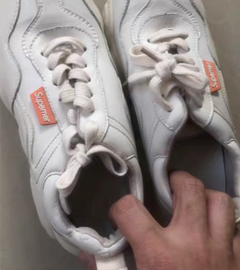 小熊的小白鞋仅穿过1次，买的时候160，看...