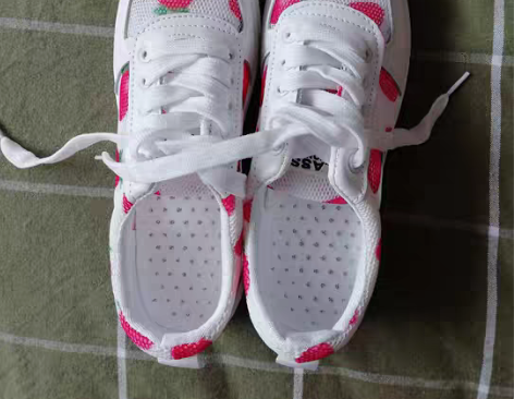 转卖小白鞋子板鞋女透气网鞋网面草莓大码in...