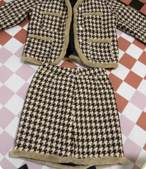 小香风套装  喜欢的联系我 感兴趣的话点“...