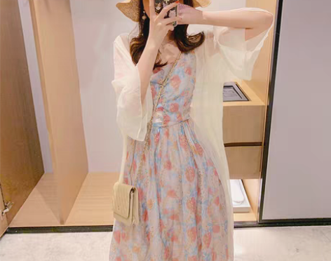 转卖2020年新款法式方肩裙约会可盐可甜赫...