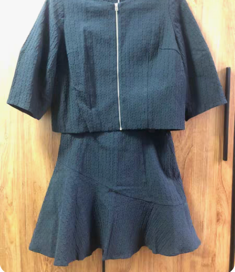 小香风套装，中码，全新，上衣165，裙子1...