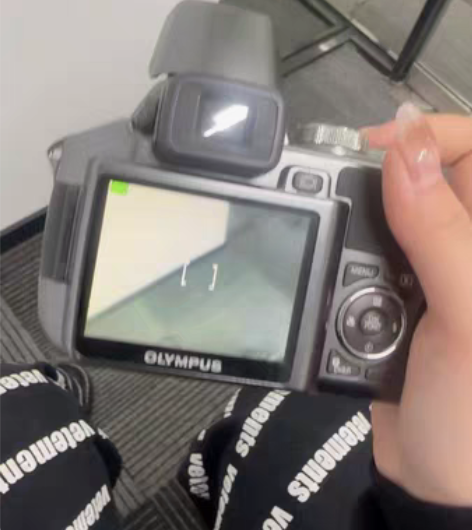 相机成像自带冷色感 长焦 可以拍月亮 奥林...