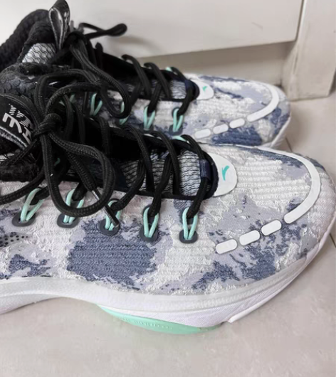 Anta安踏 天体5 低帮实战篮球鞋 灰白...