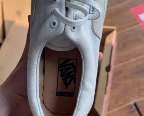 包邮鞋都是正品之前去各种专柜买的 现在不爱...