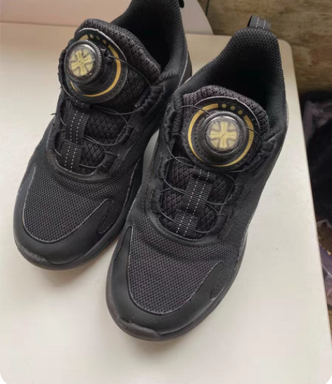 包邮特步儿童运动鞋33码 洗干净了，很新，...