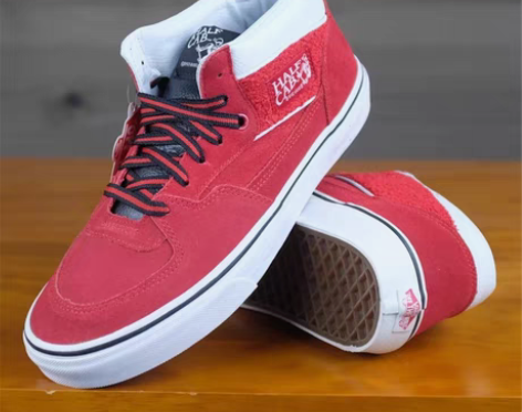 包邮Vans全新正品滑板鞋！43码W131...