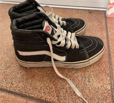 包邮Vans鞋 经典款 跟风买的，太大了 ...