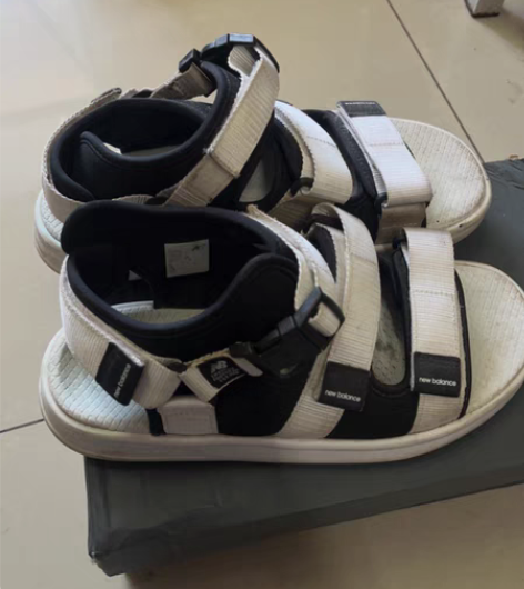 包邮new balance750凉鞋 得物...