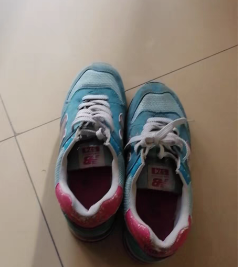 女旅游鞋，25包邮，39号厚底 感兴趣的话...