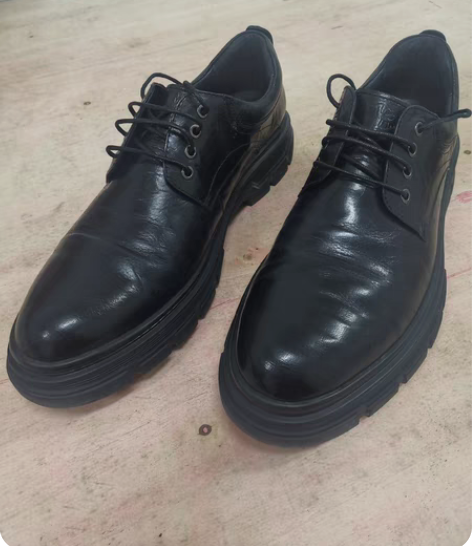 43码骆驼皮鞋只穿了不到3天 鞋子买小了，...