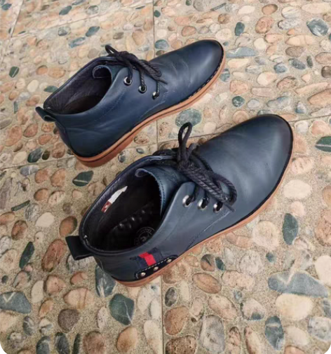 包邮商场购入，9成新全皮骆驼中帮休闲皮鞋 ...