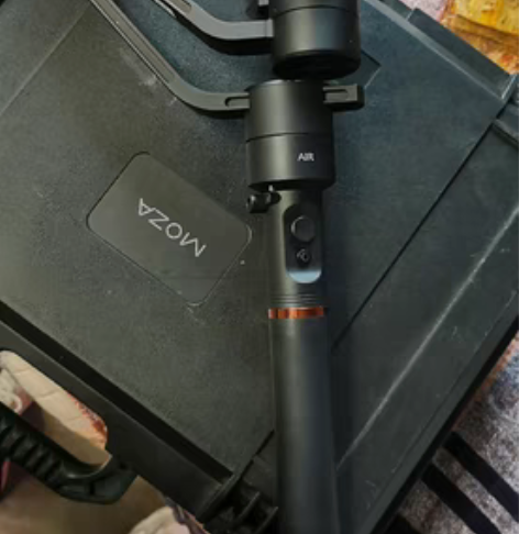 魔抓单反稳定器，挂5d3加24—70没点关...