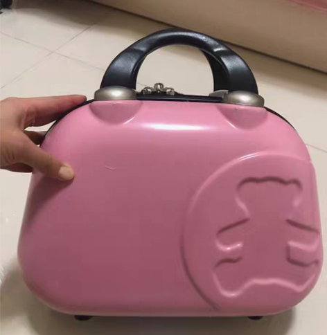 包邮lulu熊女士手提化妆箱包旅行箱化妆工...