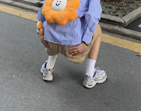 转卖Biuiu原创双肩斜挎两用包小憨狮11...