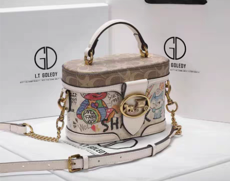 包邮全新香港正品代购真皮包包女夏小众玫红色...