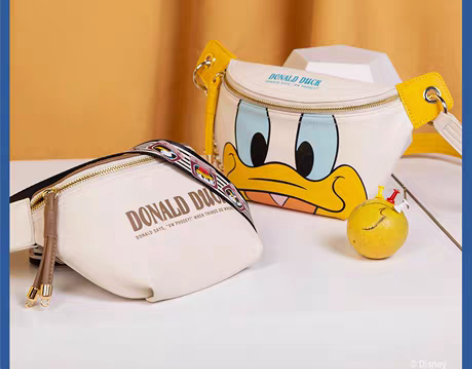 转卖不莱玫迪士尼唐老鸭胸包 冲着可爱买的，...