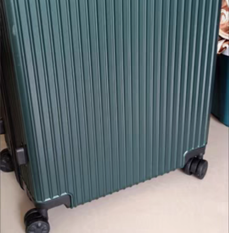 包邮全新带吊牌，包装盒袋都在，万向轮，密码...