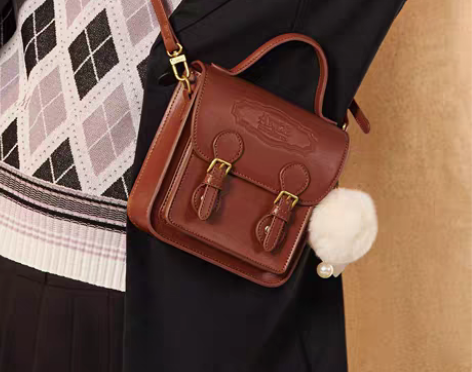 转卖不莱玫迪士尼爱丽丝包包女夏百搭斜挎包单...