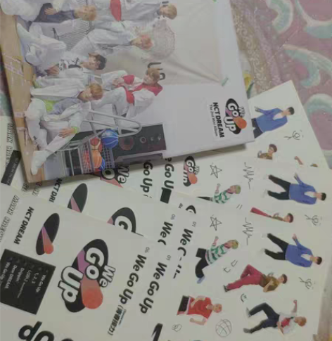 NCT DREAM WGU 裸专1本+贴纸...