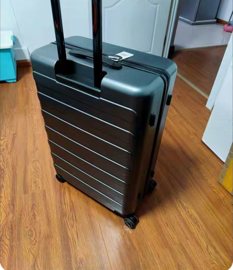 包邮小米90分24寸行李箱用了一次 感兴趣...