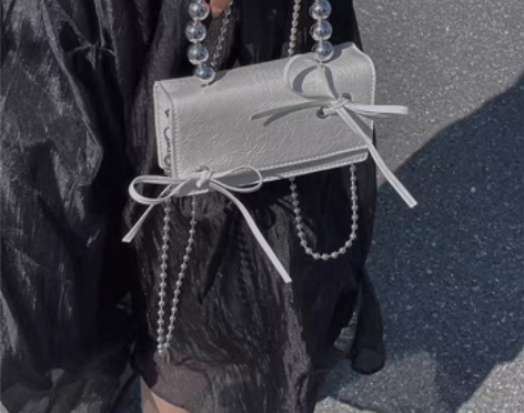 转卖2022包包女小众设计珍珠手提小方包蝴...