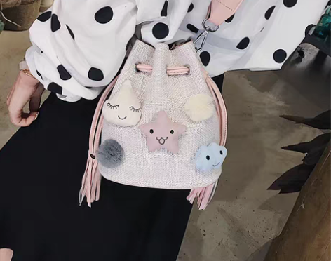转卖ins超火包流苏仙女水桶包小包包女20...