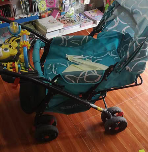 三乐童车，9成新，没有任何损坏可折叠，车架...