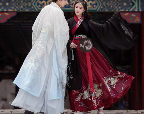 转卖如梦霓裳十二周年辰龙生肖汉服 重工刺绣...