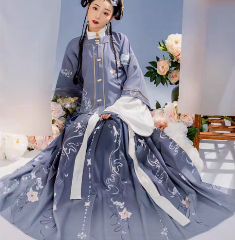 包邮退坑出汉服 玉术家的 总得也就穿过一次...