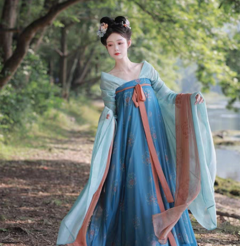 包邮五五年原创汉服 全新有吊牌，m码，包邮...