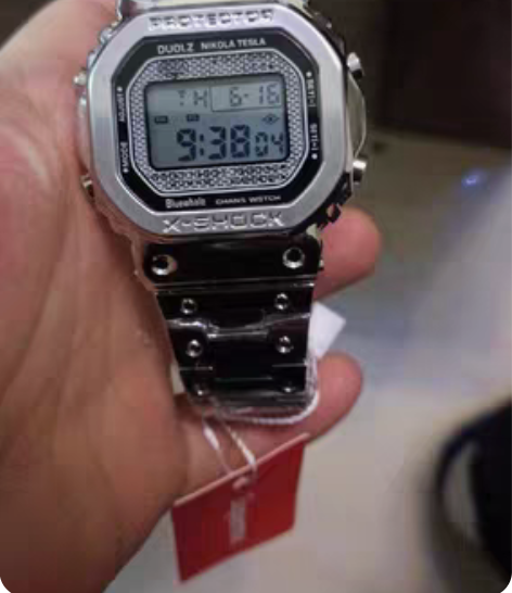 包邮多伦兹superme联名手表，金属小方...