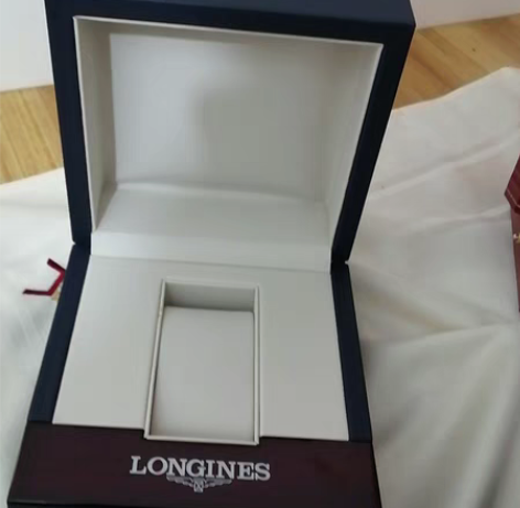 澳门正品浪琴手表盒顺丰到付 感兴趣的话点“...