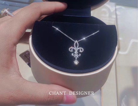 转卖18K金王后鸢尾花项链 女轻奢黄金钻石...