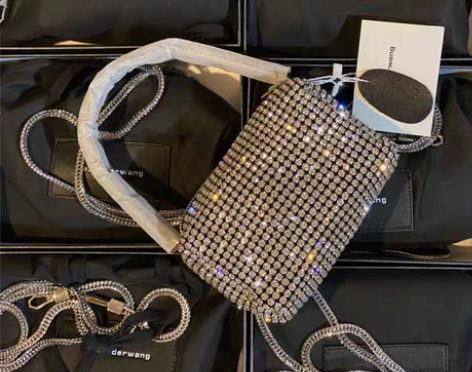 转卖2021新款链条包水钻包真皮女包满钻b...