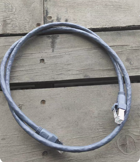 秋叶原跳线/网线一米，不要了。 带屏蔽的c...